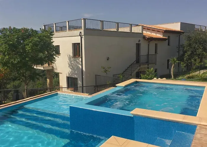 Abruzzo Borgo * Alanno